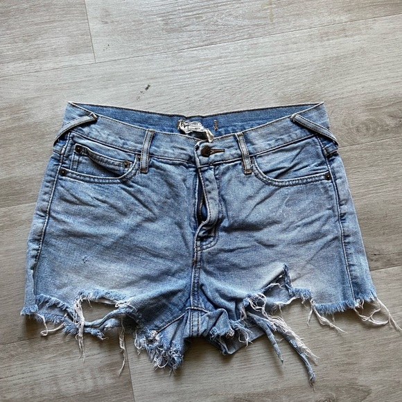 Free People Distressed Shorts Size 26 - Picture 1 of 7
